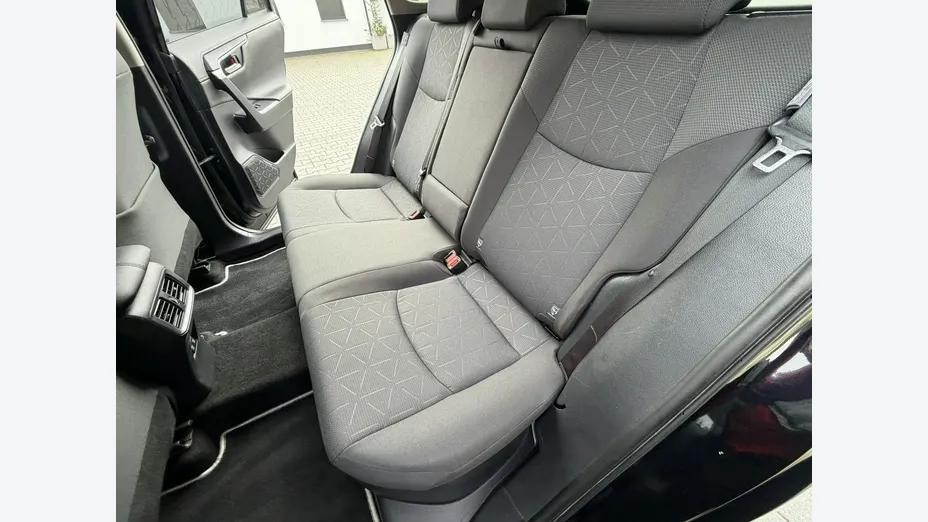 TOYOTA RAV4 -