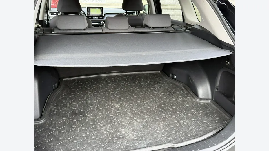 TOYOTA RAV4 -