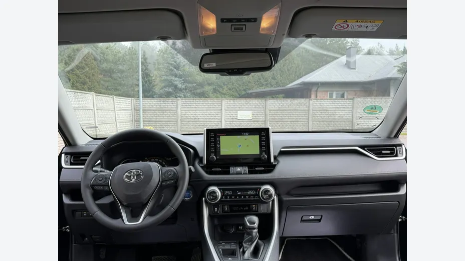 TOYOTA RAV4 -