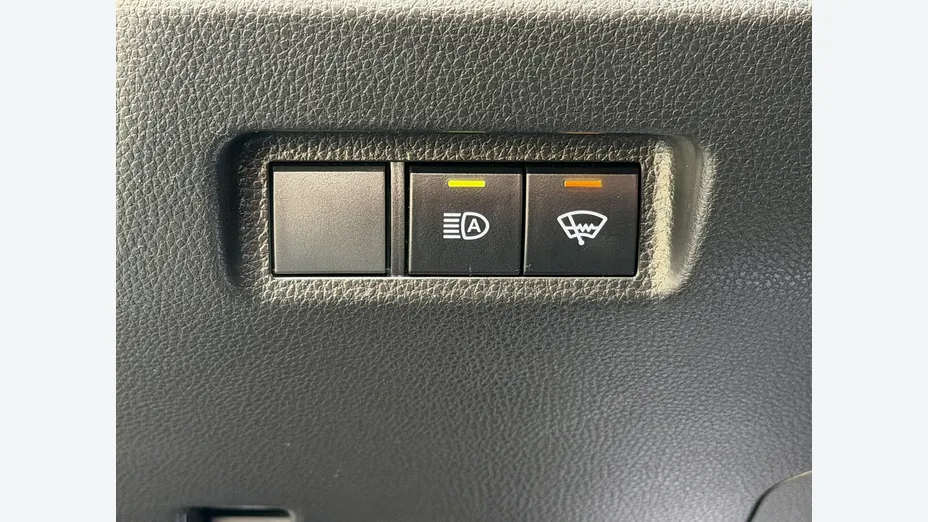 TOYOTA RAV4 -