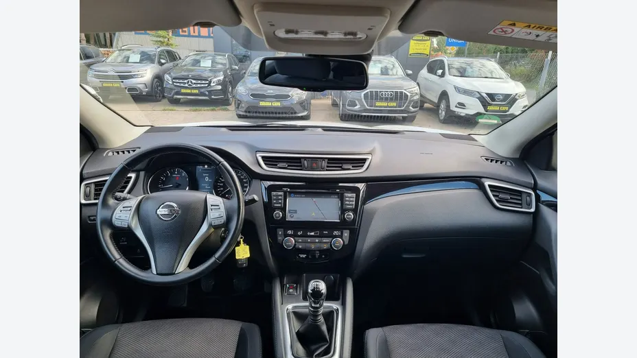 NISSAN Qashqai -