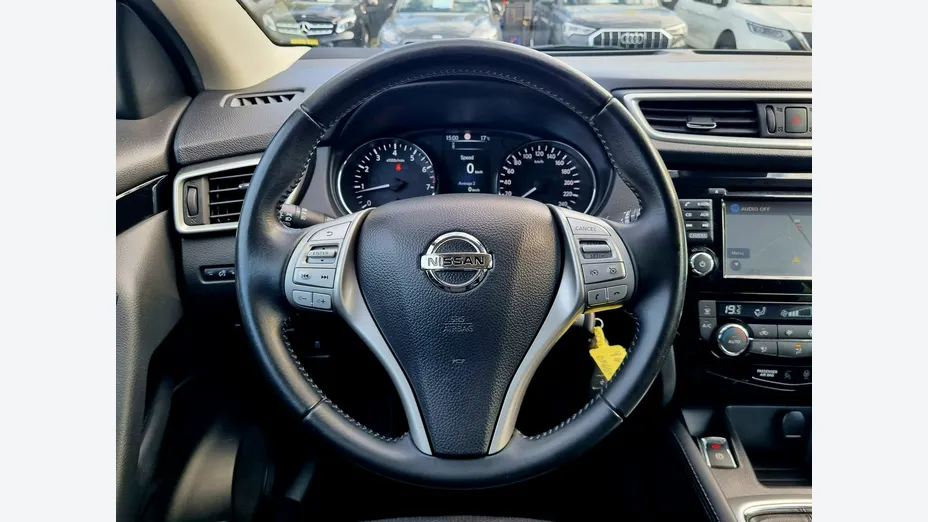 NISSAN Qashqai -