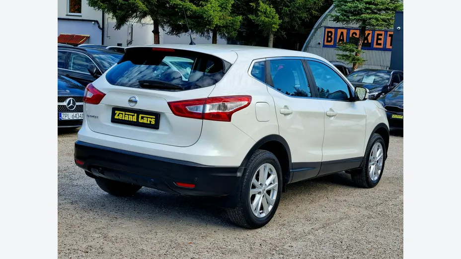 NISSAN Qashqai -