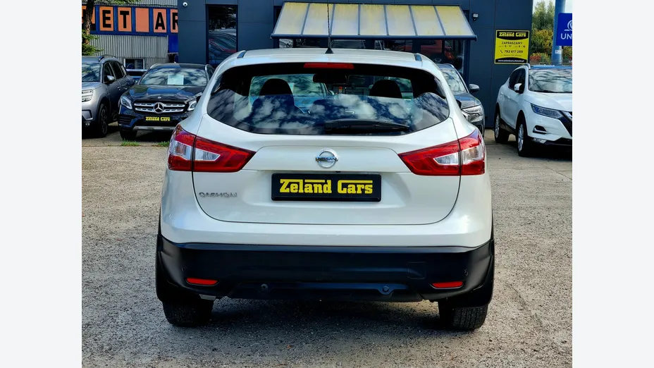NISSAN Qashqai -