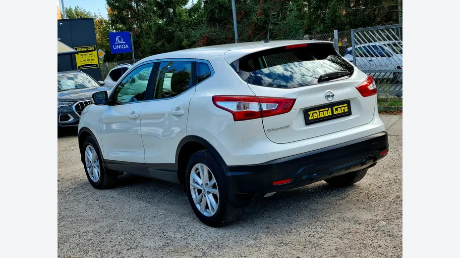 NISSAN Qashqai -