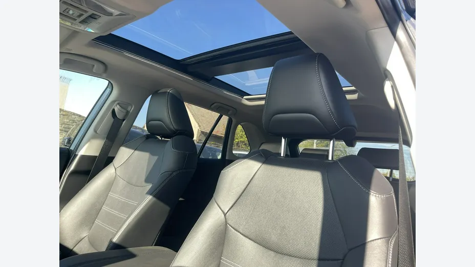 TOYOTA RAV4 -