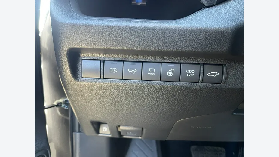 TOYOTA RAV4 -