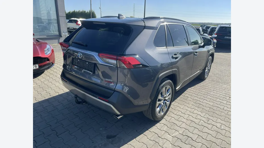 TOYOTA RAV4 -