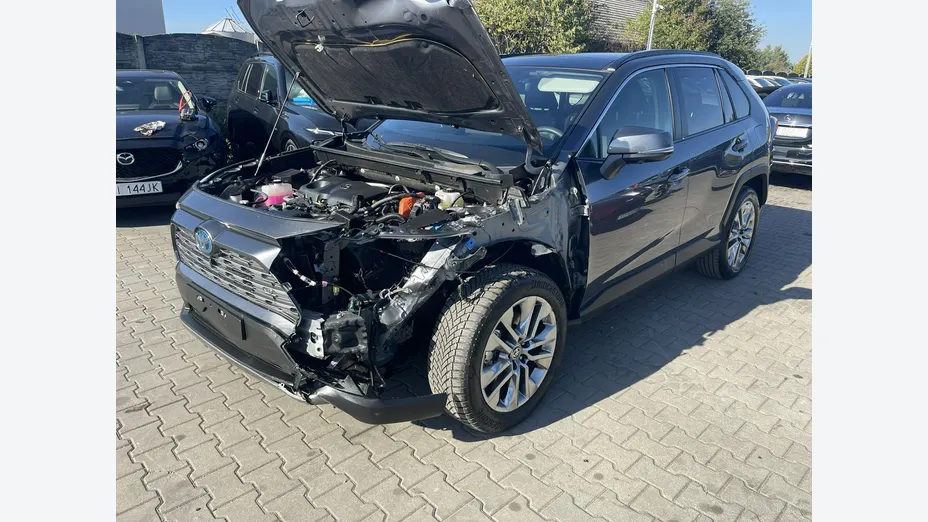 TOYOTA RAV4 -