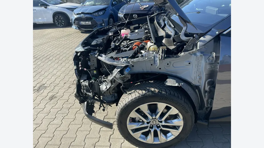 TOYOTA RAV4 -
