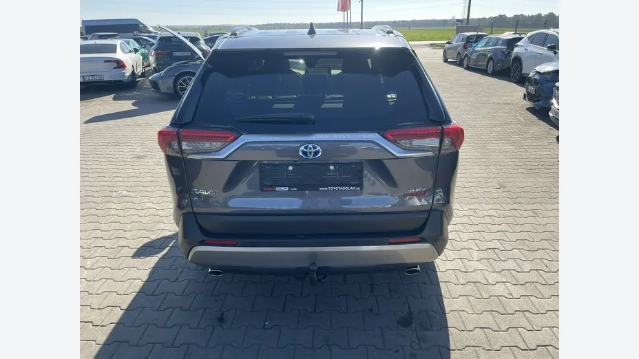 TOYOTA RAV4 -