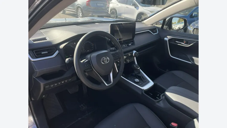TOYOTA RAV4 -
