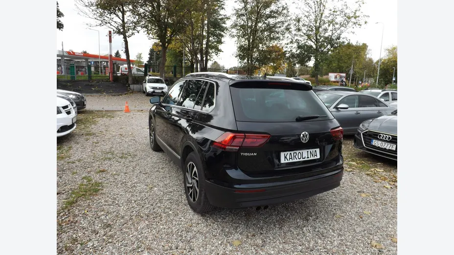 VOLKSWAGEN Tiguan -