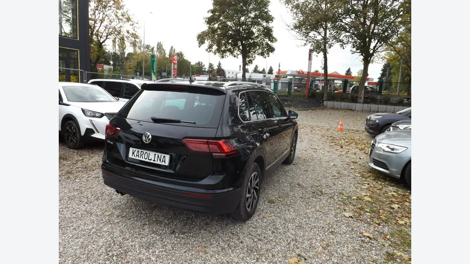 VOLKSWAGEN Tiguan -