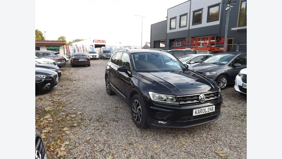 VOLKSWAGEN Tiguan -