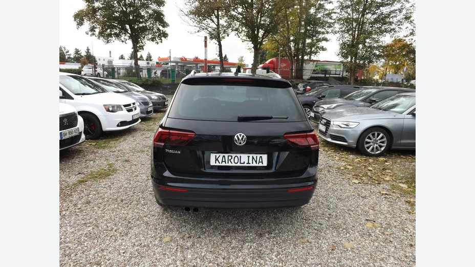 VOLKSWAGEN Tiguan -