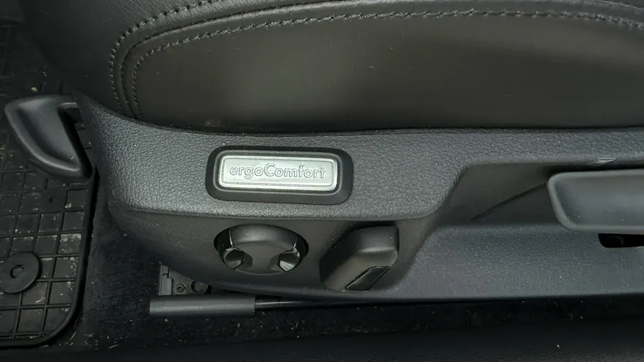 VOLKSWAGEN Passat -