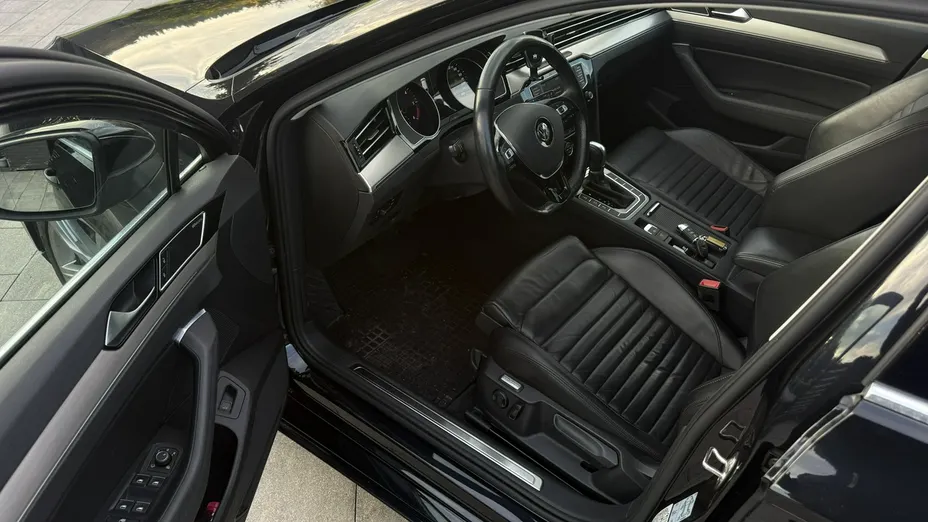 VOLKSWAGEN Passat -