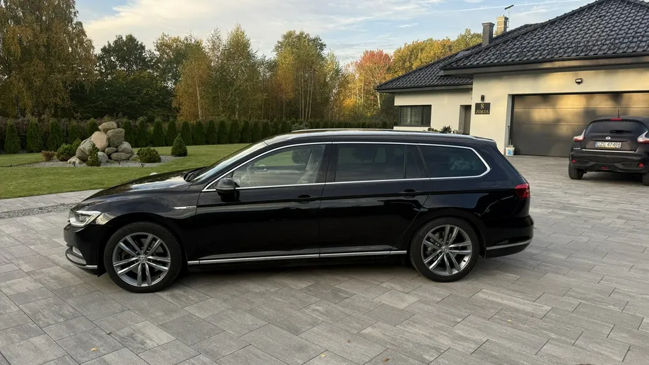 VOLKSWAGEN Passat -