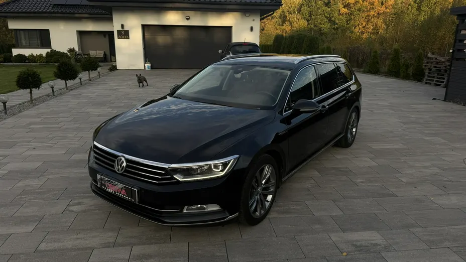 VOLKSWAGEN Passat -