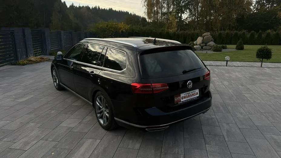 VOLKSWAGEN Passat -