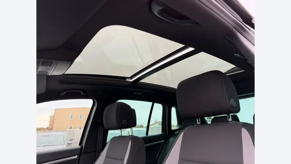 VOLKSWAGEN Tiguan -