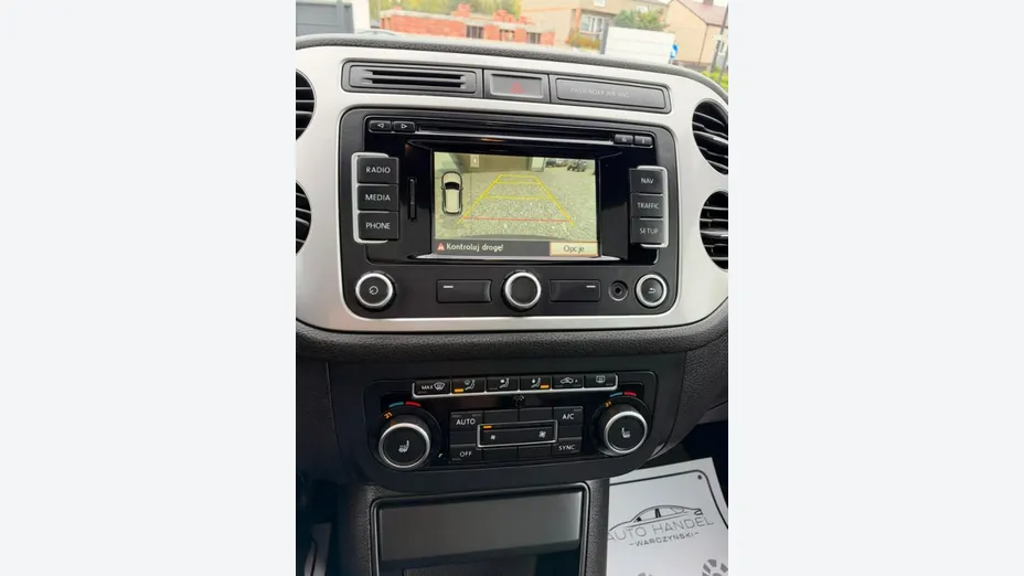 VOLKSWAGEN Tiguan -