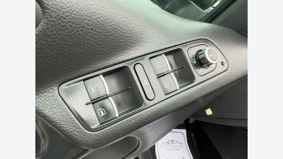 VOLKSWAGEN Tiguan -