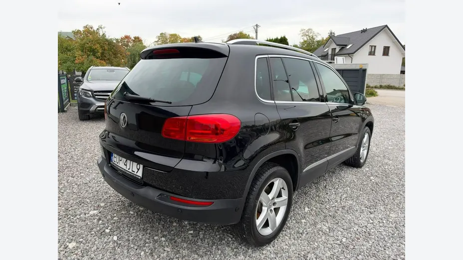 VOLKSWAGEN Tiguan -