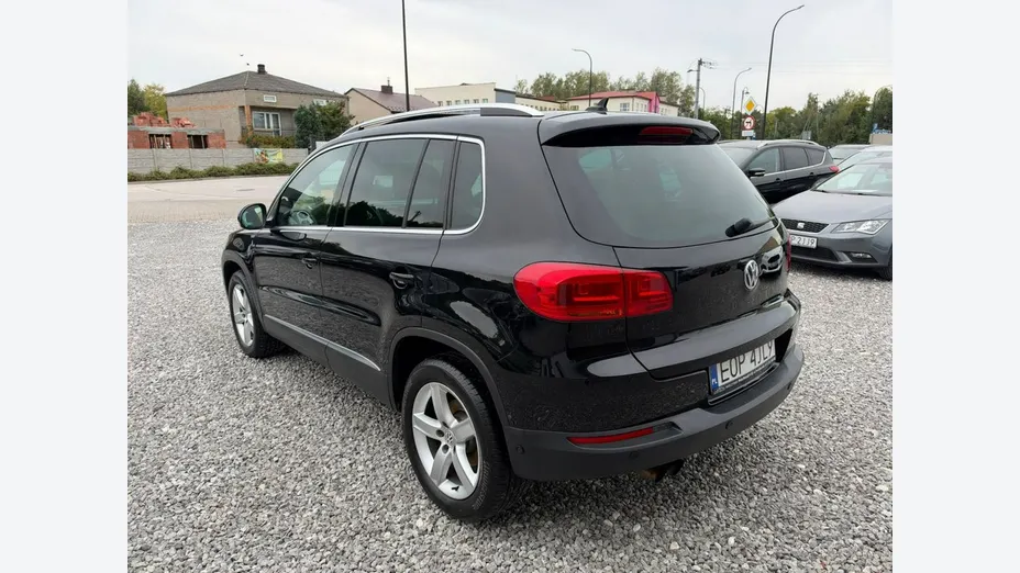 VOLKSWAGEN Tiguan -