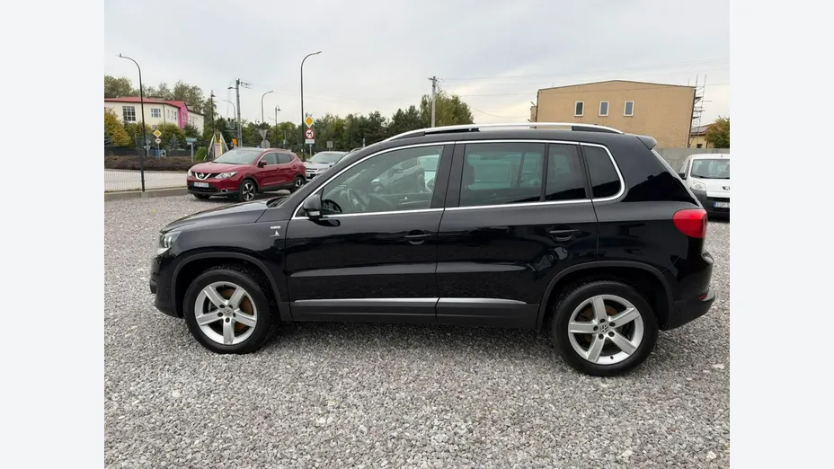 VOLKSWAGEN Tiguan -
