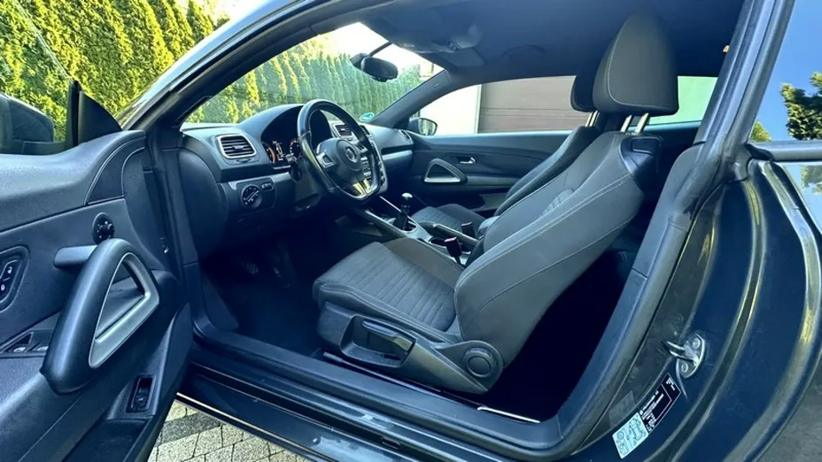 VOLKSWAGEN Scirocco -