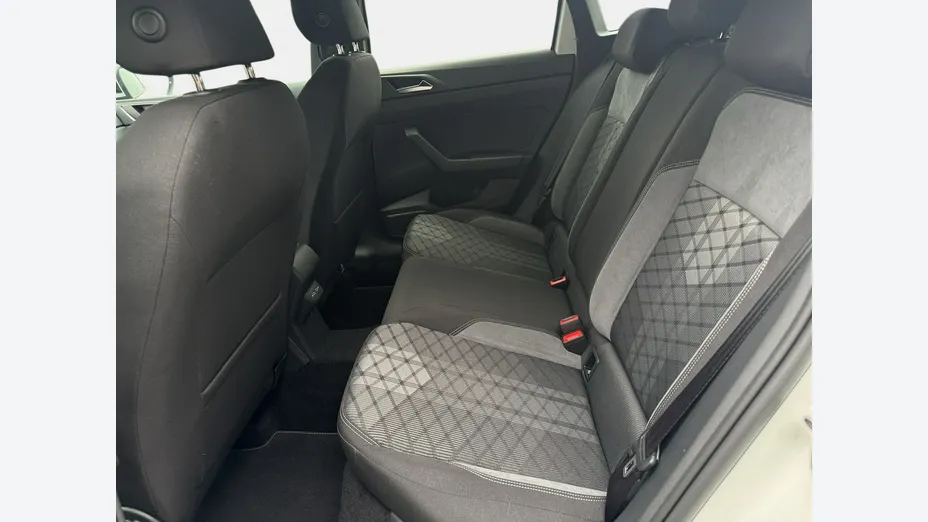 VOLKSWAGEN Taigo Taigo 1.0 TSI R-Line DSG