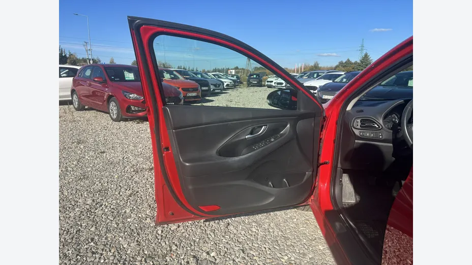 HYUNDAI i30 -