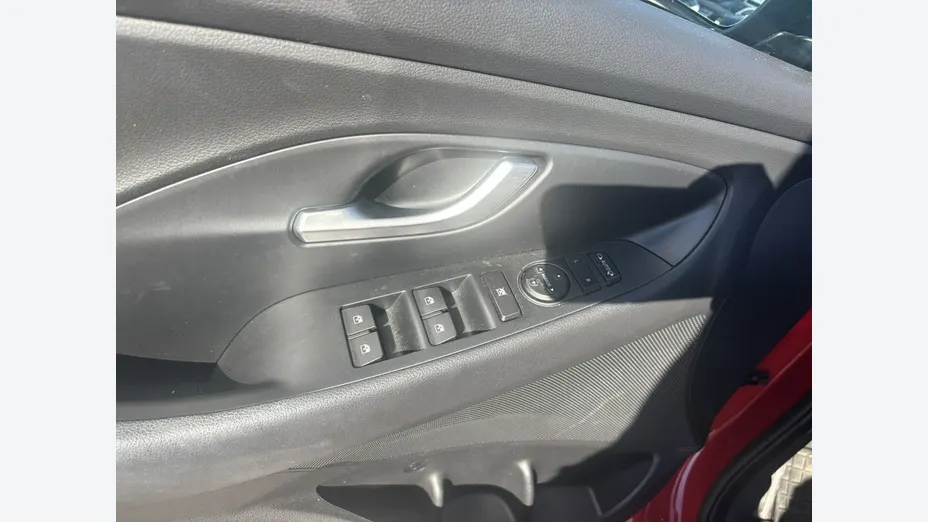 HYUNDAI i30 -