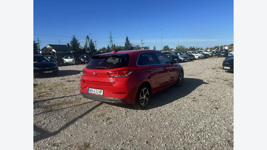 HYUNDAI i30 -