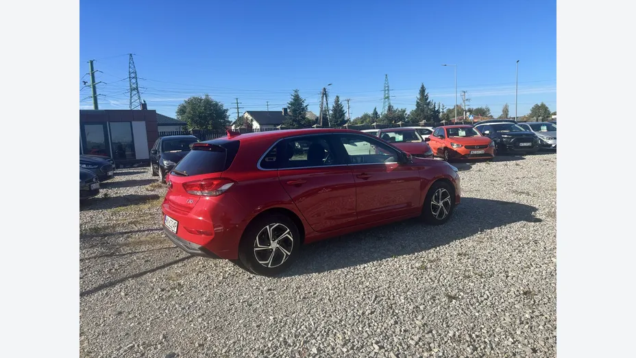HYUNDAI i30 -