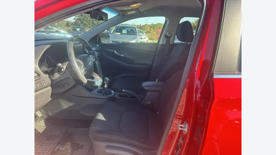 HYUNDAI i30 -