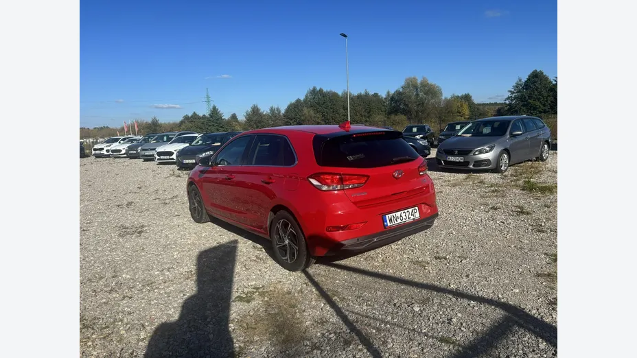 HYUNDAI i30 -