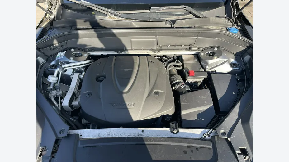 VOLVO XC90 -