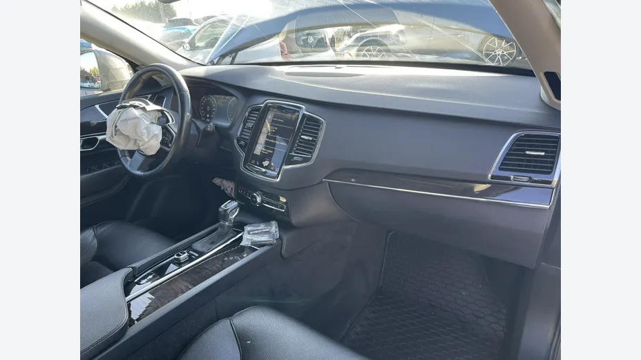 VOLVO XC90 -