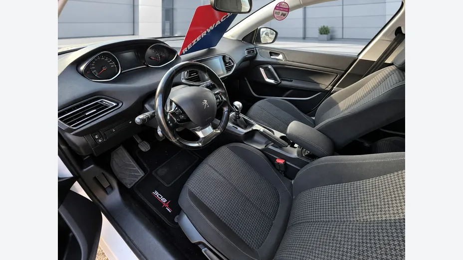 PEUGEOT 308 -