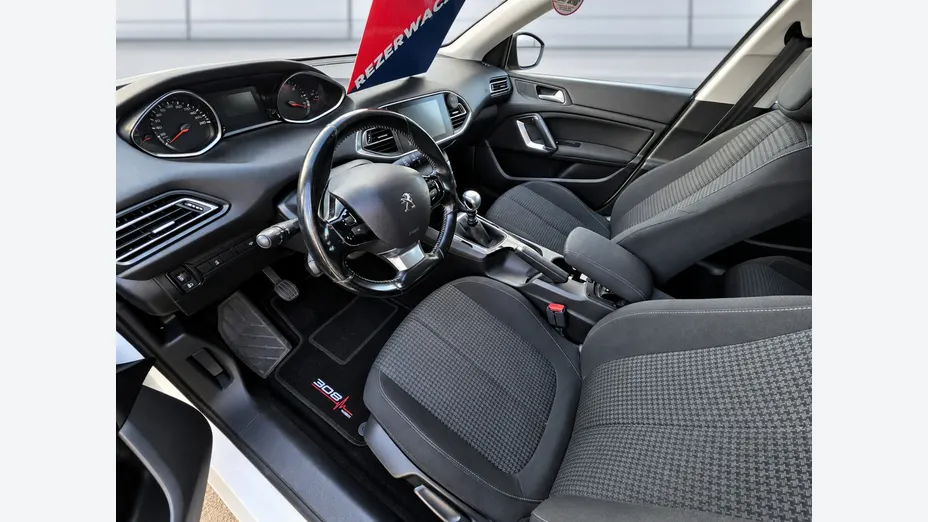 PEUGEOT 308 -