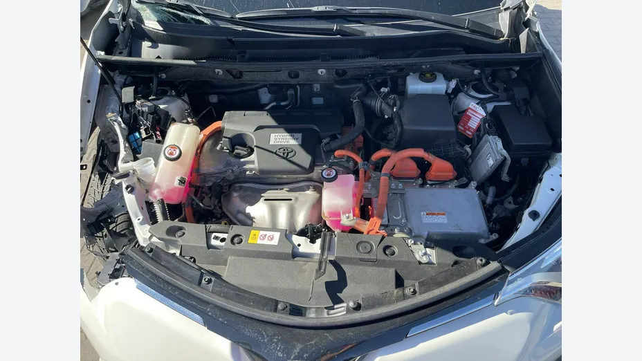 TOYOTA RAV4 -