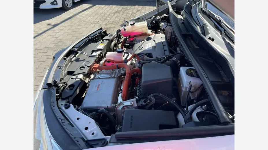 TOYOTA RAV4 -
