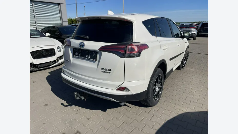 TOYOTA RAV4 -
