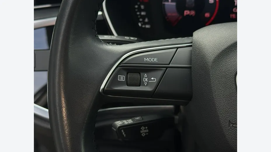 AUDI Q3 -