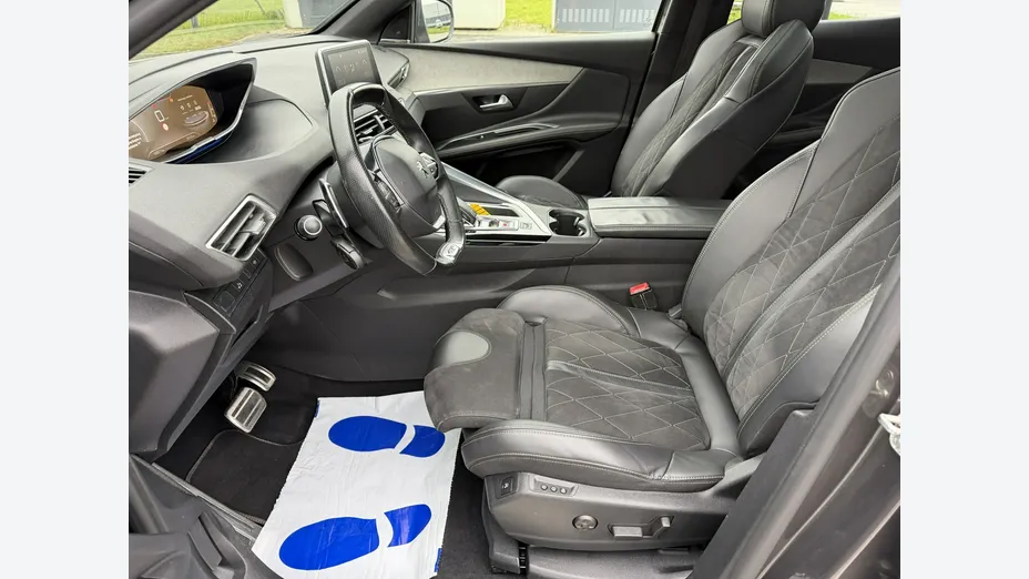 PEUGEOT 3008 -