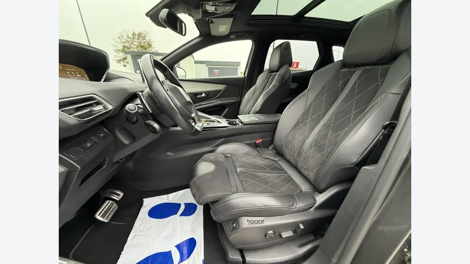 PEUGEOT 3008 -