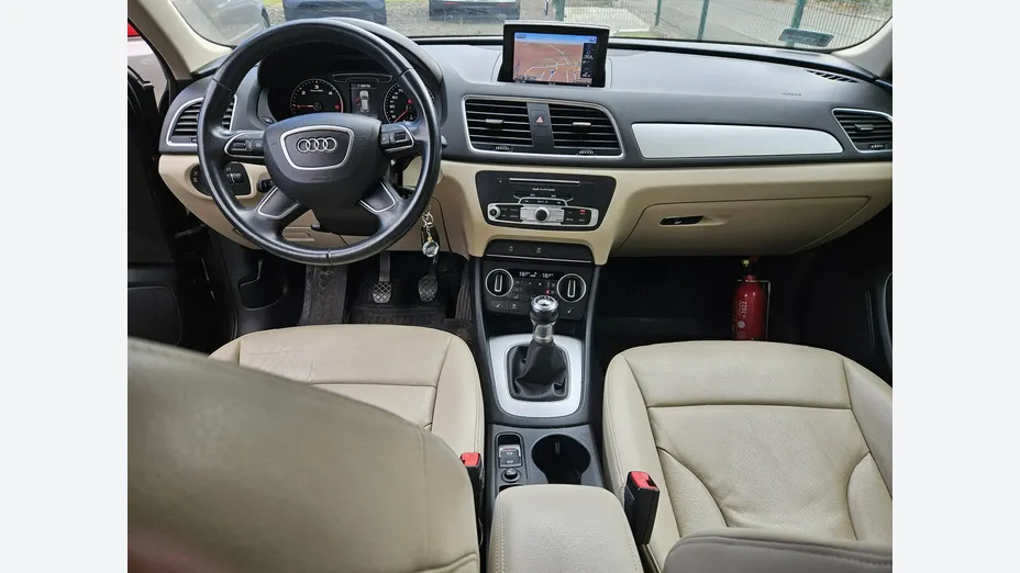 AUDI Q3 -